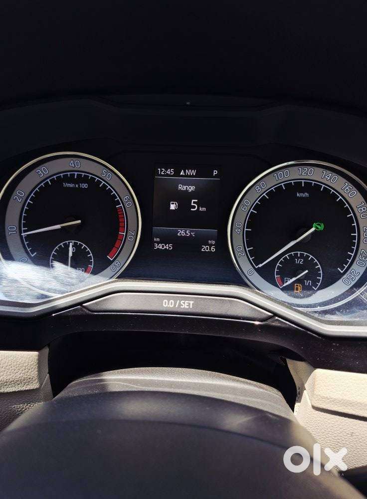 Skoda Superb 1.8 Elegance Tsi At, 2018, Petrol