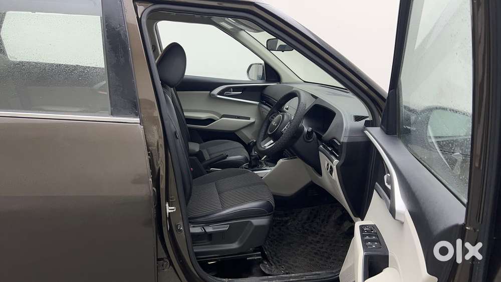 Kia Carens 1.4 Prestige Plus Turbo 7 Str, 2022, Petrol
