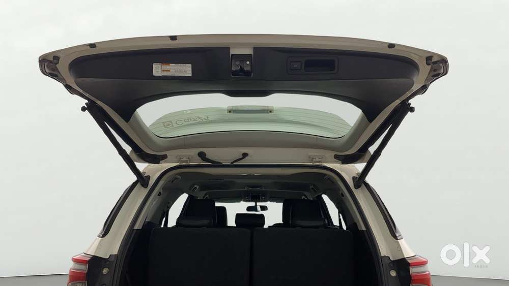 Toyota Fortuner [2021-ongoing] 2.7 2wd Petrol Mt, 2024, Petrol
