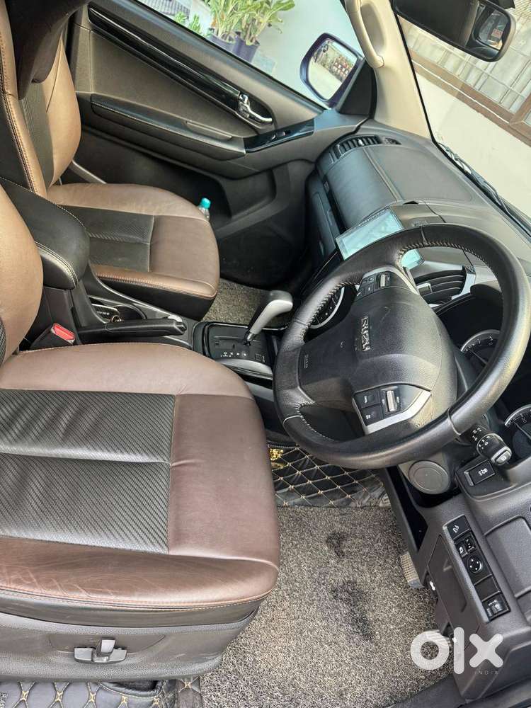 Isuzu V-cross 2023 Diesel Well Maintained