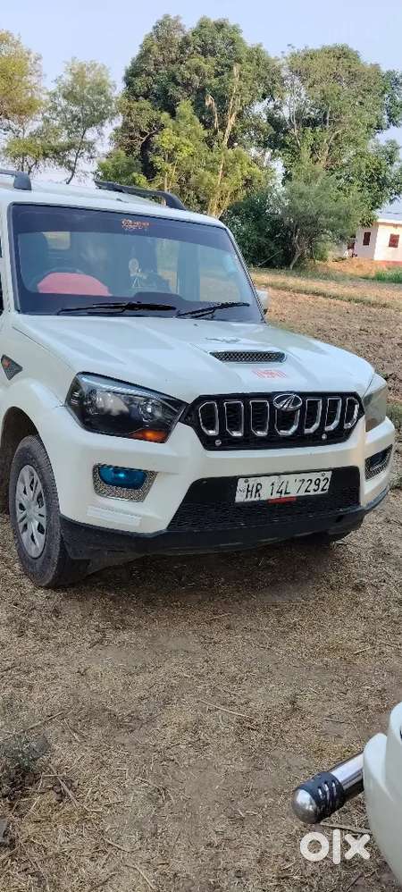 Scorpio S2 गाड़ी है कृपया लेने वाले ही Sms करे