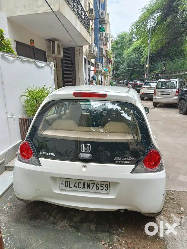 Honda Brio 2013 Petrol White