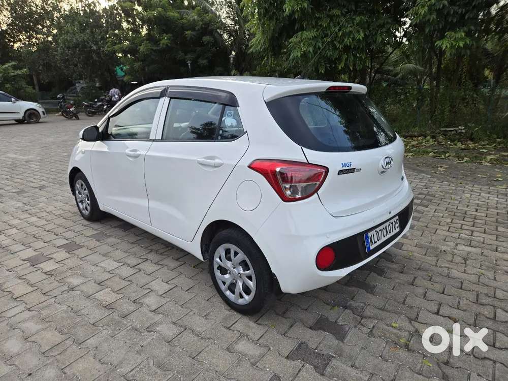 Well Maintained 2017 Grand I10 Magana Automatic In Low Kilometers
