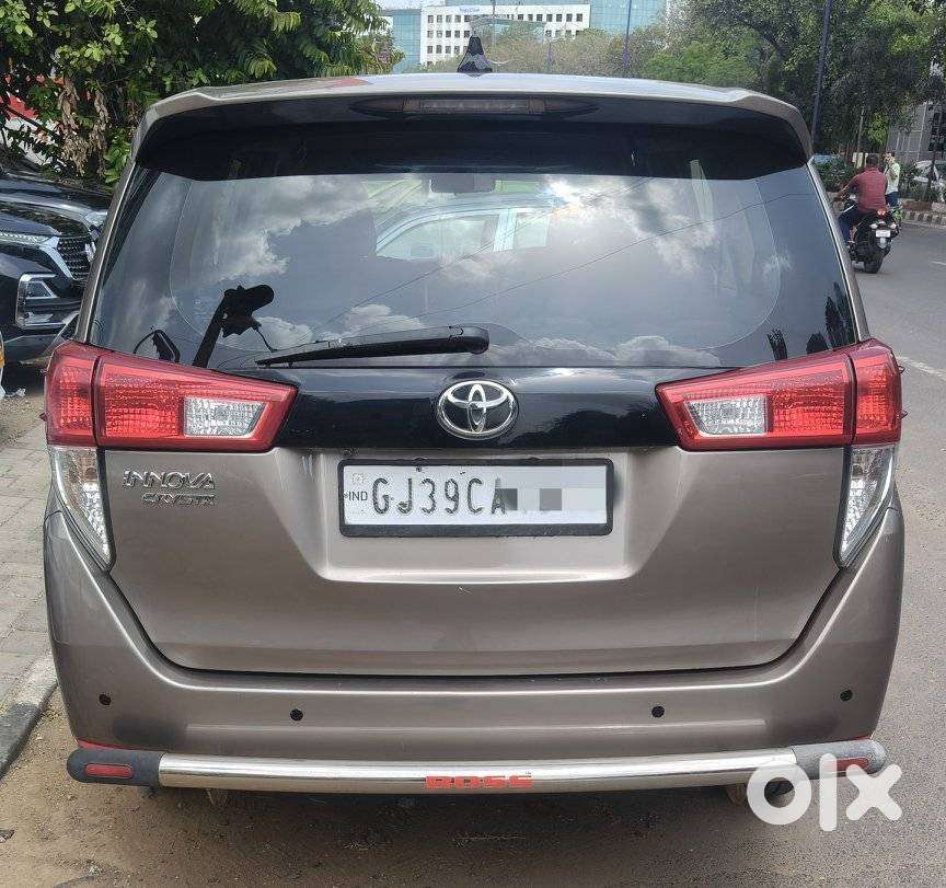 Toyota Innova Crysta 2.4 G Mt 7 Str, 2023, Diesel