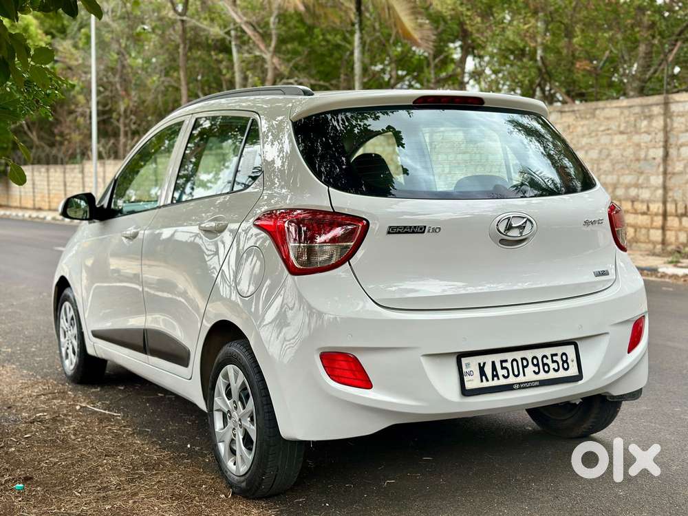 Hyundai Grand I10 Sportz, 2016, Petrol