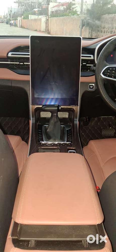 Mg Hector Plus Sharp Pro 1.5 Turbo Petrol Cvt 6 Str, 2023, Petrol