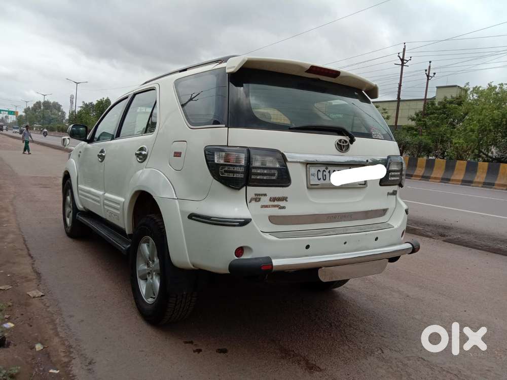 Toyota Fortuner 4x2 Manual, 2011, Diesel