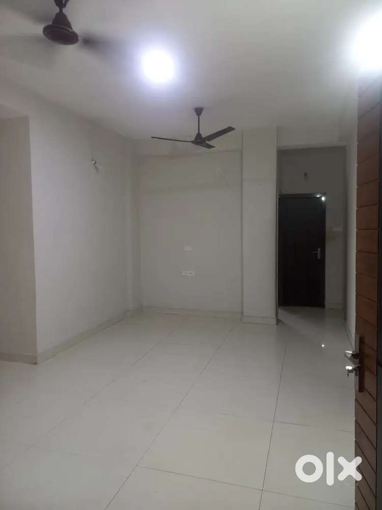 Fully independent flat couple allow 3bhk sharing 3800 single 7500