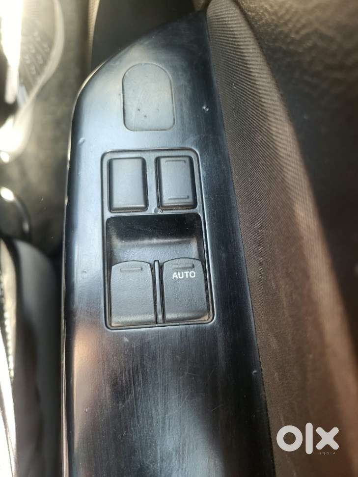 Maruti Suzuki Swift Lxi Option, 2016, Petrol