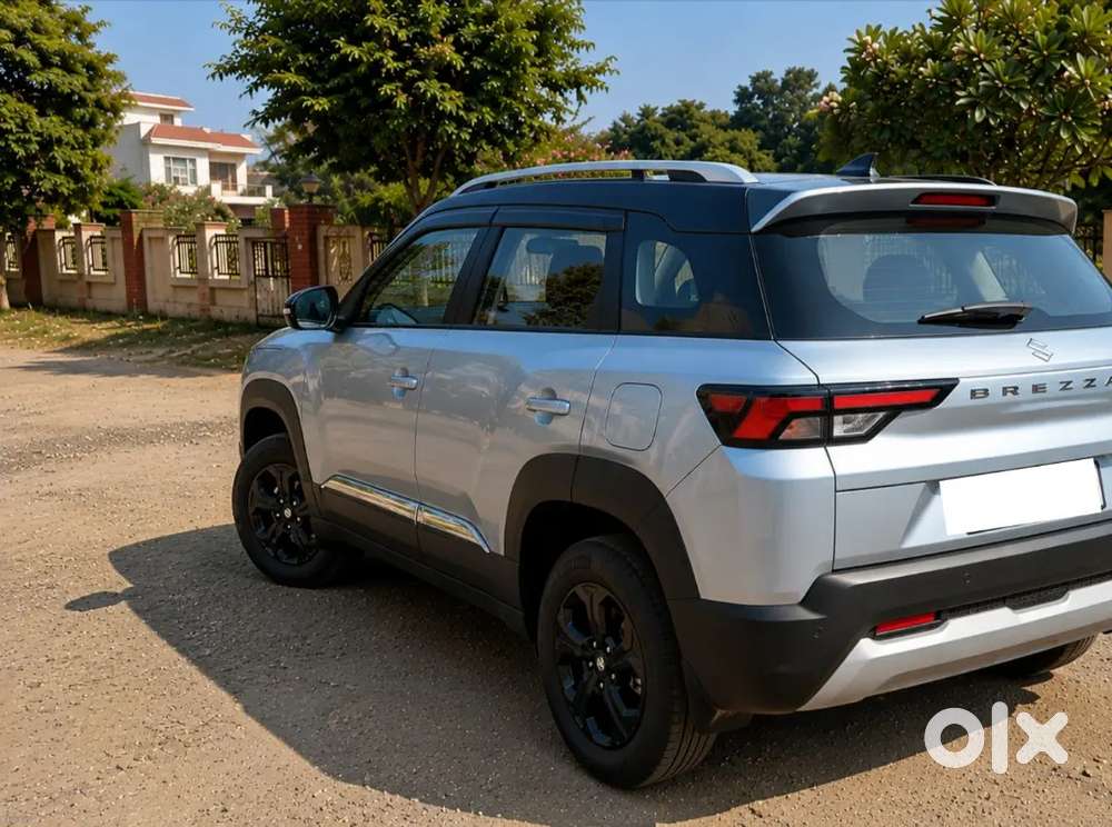 Maruti Suzuki Brezza 2022 Petrol With Sunroof 7000 Km