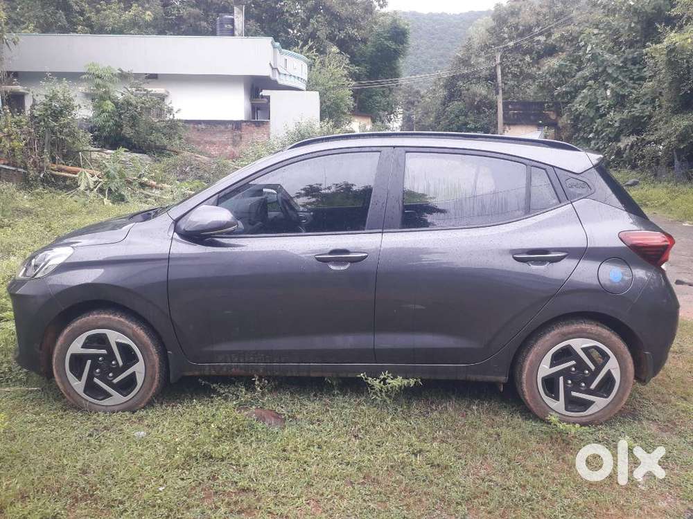 6air Bags, Doctor Used Car, Well Maintain, Grey Colour