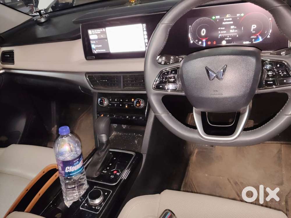 Mahindra Xuv700 2.2 Ax 7 Diesel At Luxury Pack Str, 2025, Diesel