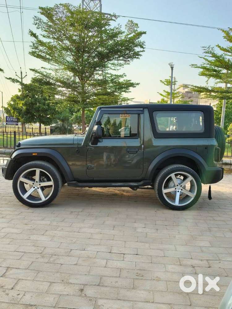 Mahindra Thar Lx Convertible Top Diesel Mt 4wd, 2025
