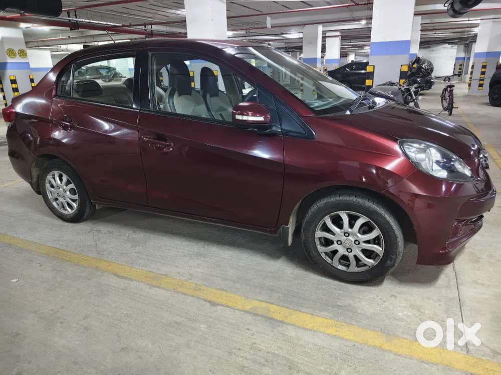 Honda Amaze Top Model 2104 Almost New