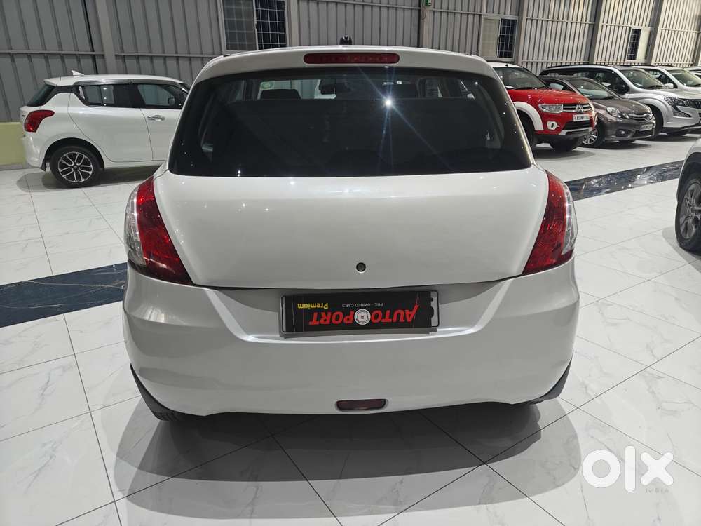 Maruti Suzuki Swift Vxi + Manual, 2012, Petrol