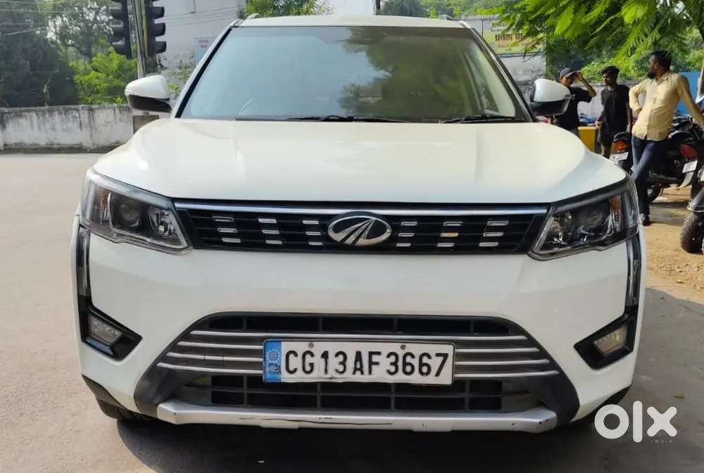 Mahindra Xuv300 2019 Diesel Well Maintained In White Colour