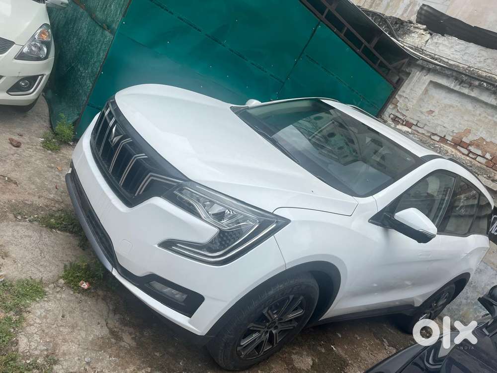 Mahindra Xuv700 2.0 Ax 7 Petrol At Str, 2023, Petrol