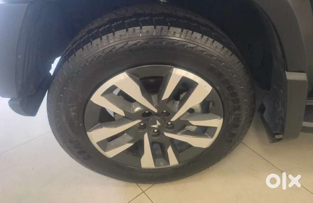 Mahindra Thar Roxx, 2025, Petrol