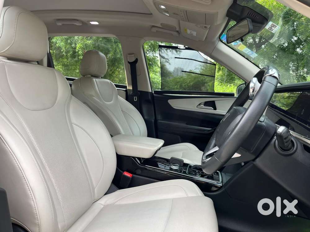 Mahindra Xuv700 2.0 Ax 7 Petrol At Luxury Pack Str, 2021, Petrol