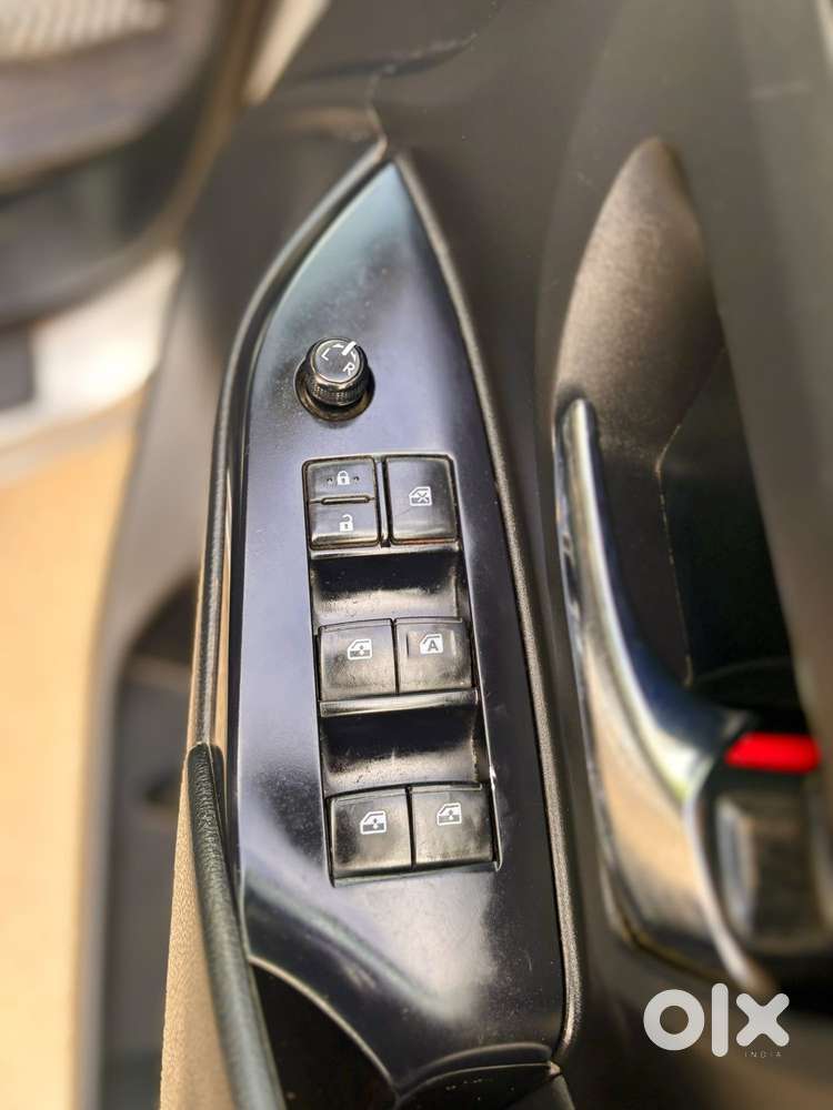 Toyota Innova Crysta 2.4 Gx Mt, 2017, Diesel