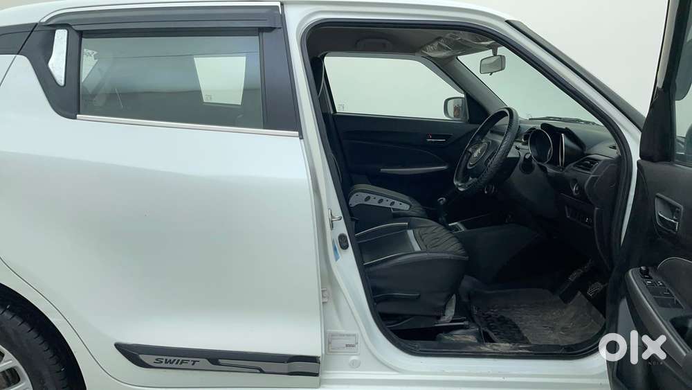 Maruti Suzuki Swift 1.3 Zxi, 2023, Petrol