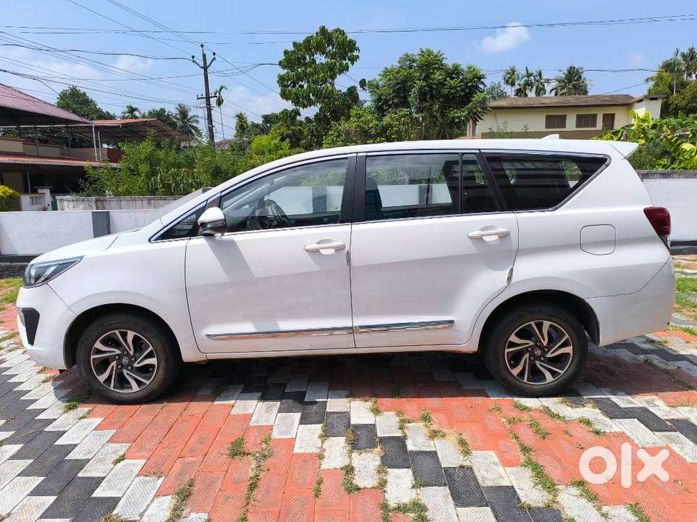 Crysta White In Excellent Condition For Sale