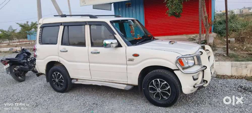 Mahindra Scorpio Vlx At 2012