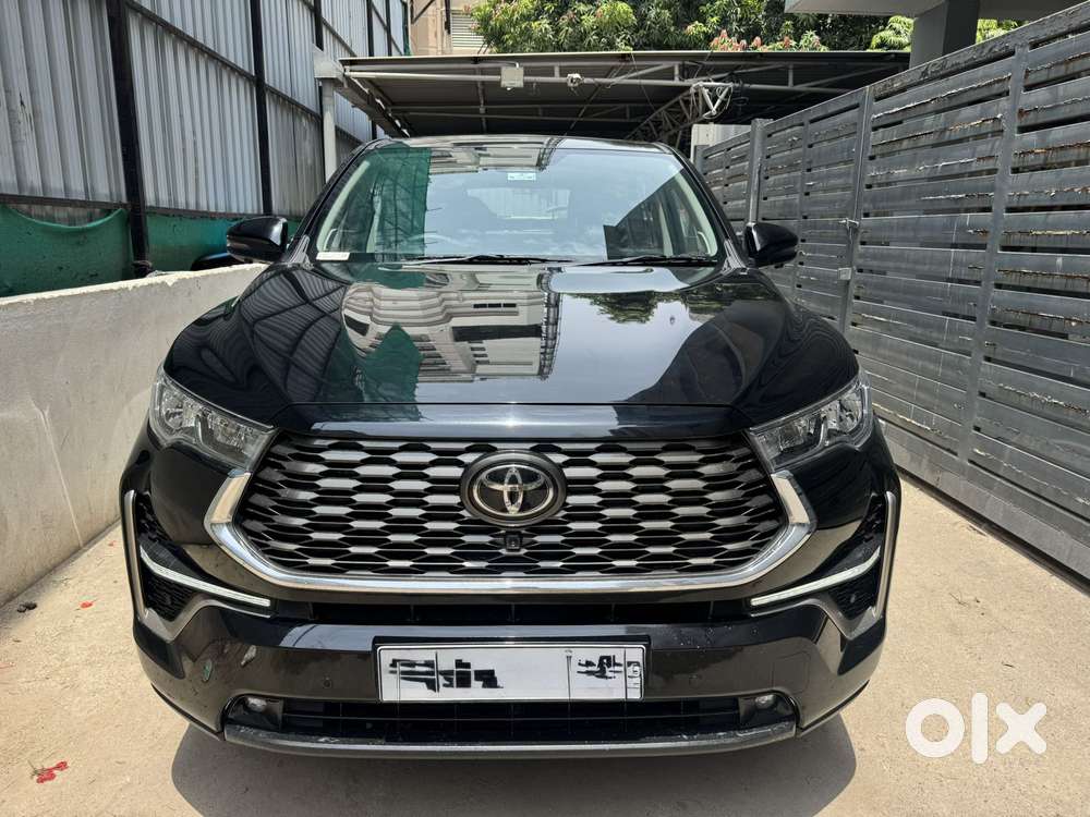 Toyota Innova Hycross 2.0 Zx (o) Hybrid 7 Str, 2025, Petrol