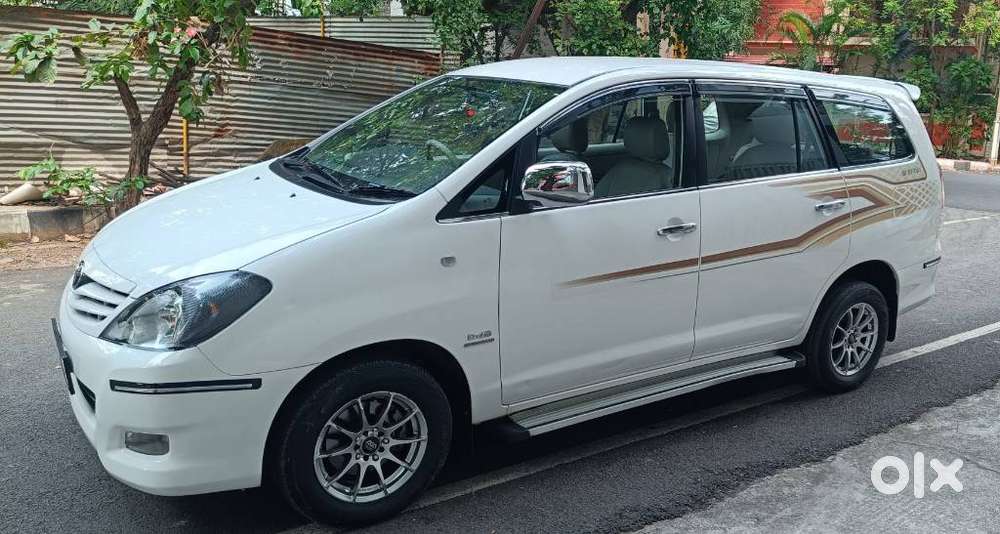 Toyota Innova 2.5 G (diesel) 7 Seater Bs Iv, 2010, Diesel