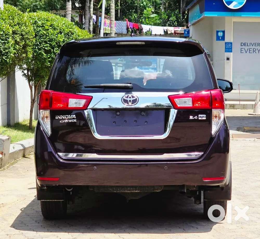 Innova Crysta 2.4 V Manual Single Owner