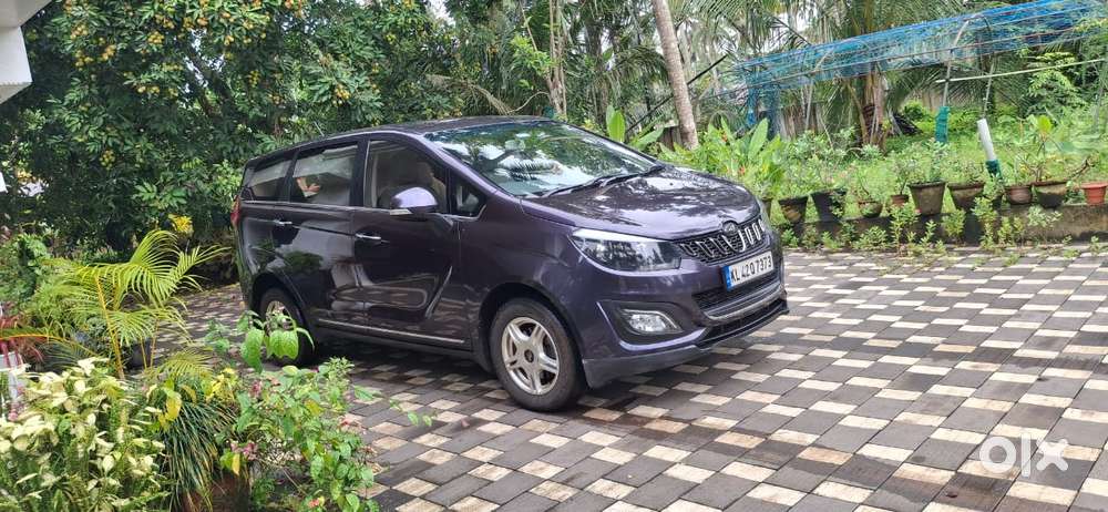 Mahindra Marazzo M6, 2018, Diesel