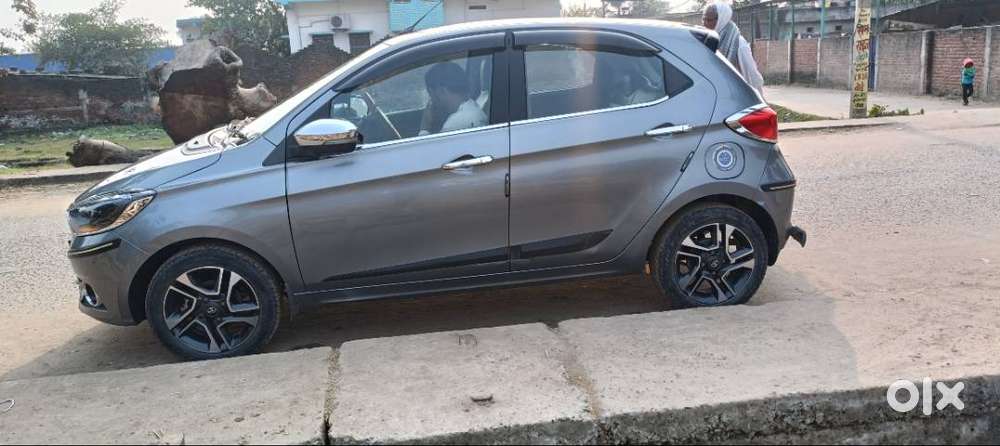 Center Locking Alloy Wheel Touch Screen Music System