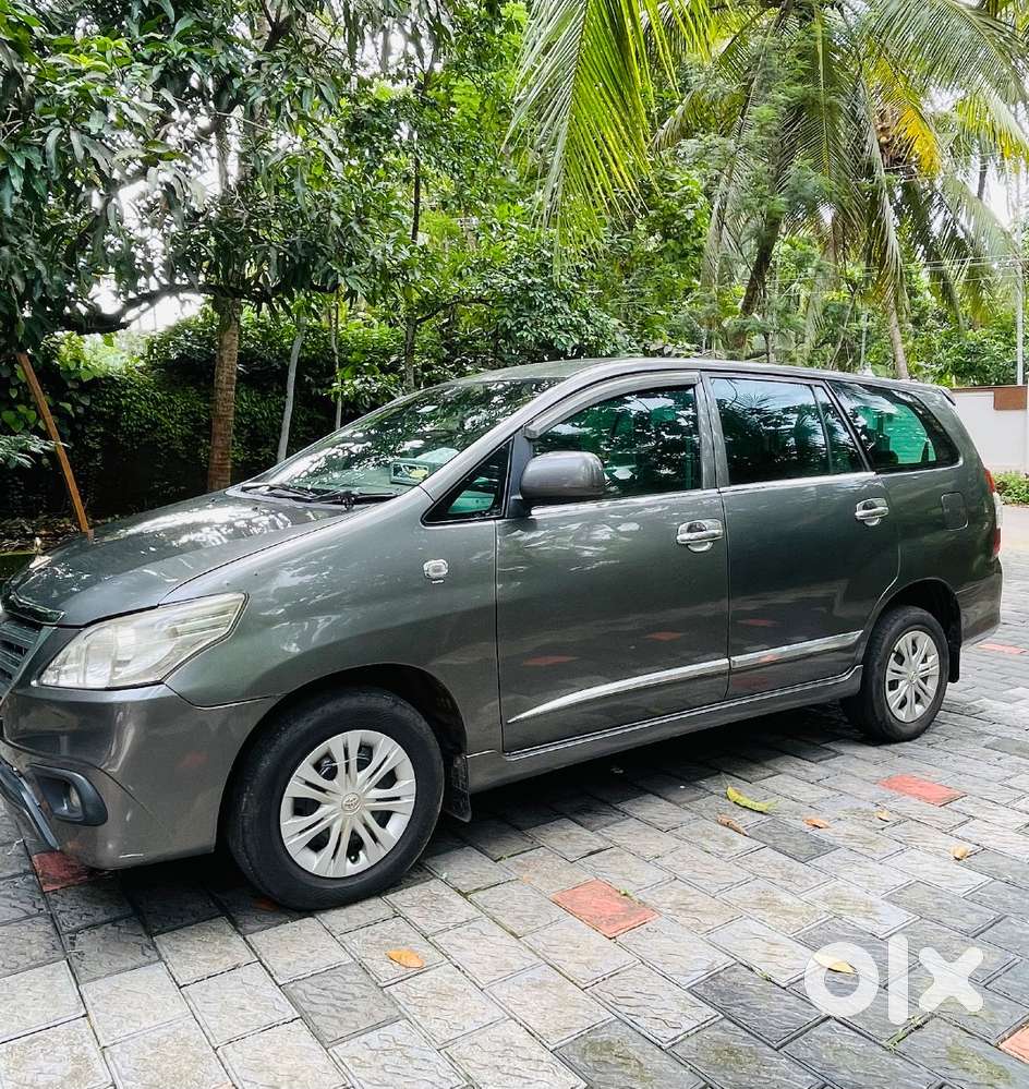 Innova 8 Seater G4