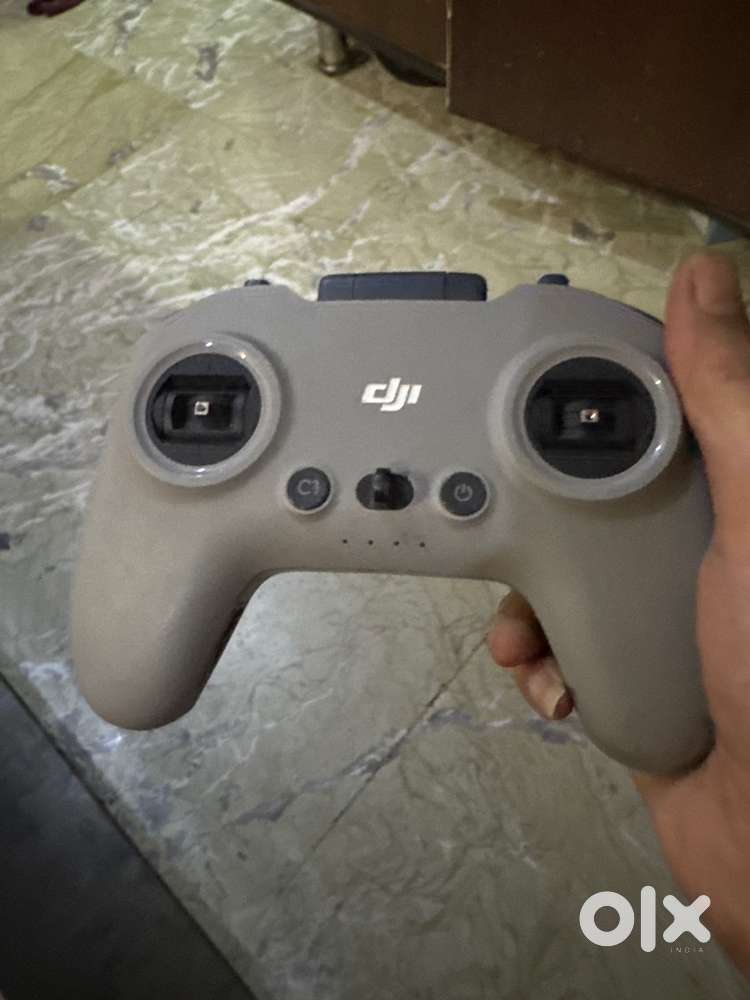 Dji fov controller 2 for avata 2 (slightly used)