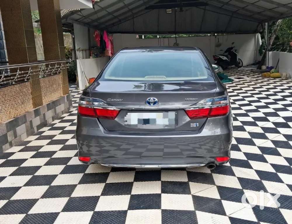 Toyota Camry 2016 Petrol 75000 Km Driven