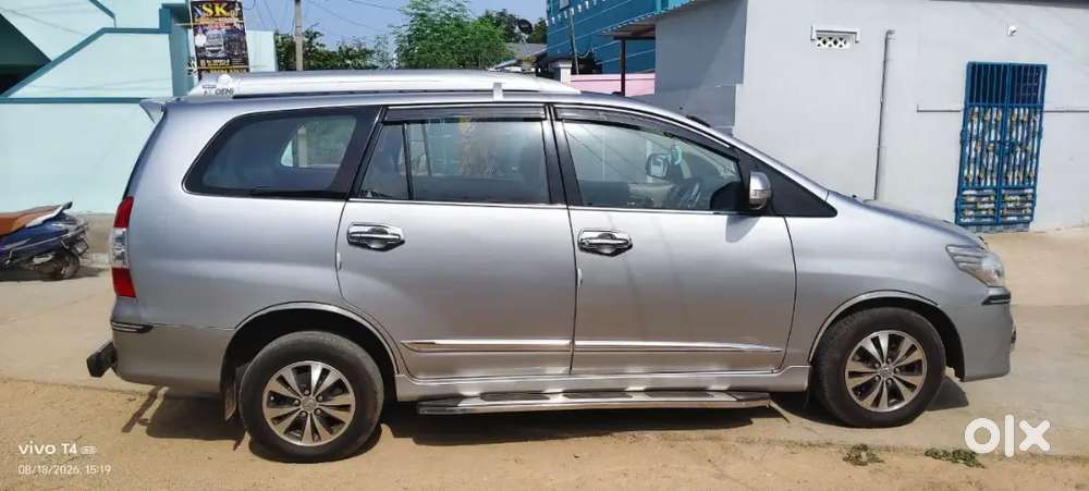 Toyota Innova 2.5 V 2015