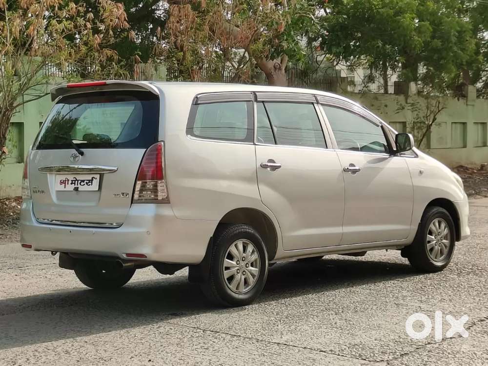 Toyota Innova, 2011, Petrol