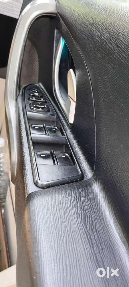 Mahindra Xuv500 2.2 W10 Sportz Edition Mt, 2017, Diesel