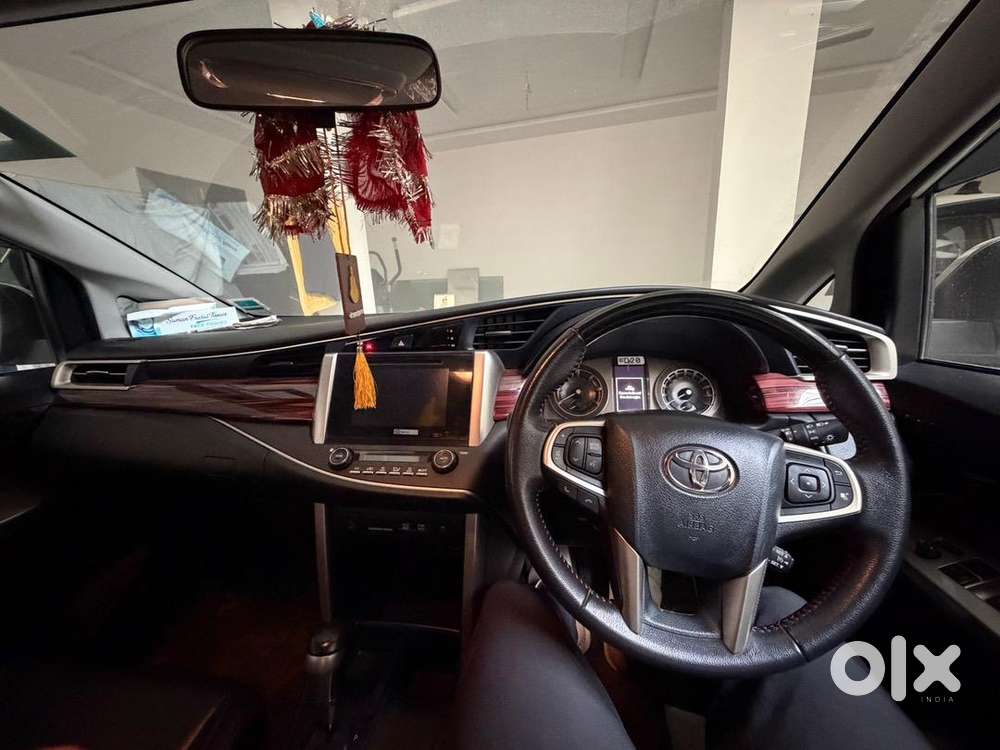 Innova Crysta Touring Sports2.8zx