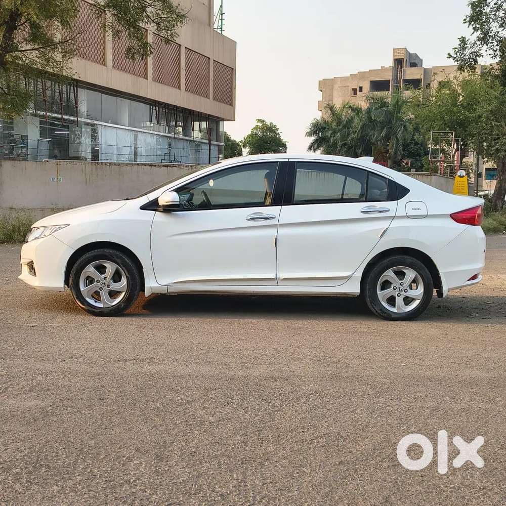 Honda City (i-dtec )
2016 Jul 
1st Owner