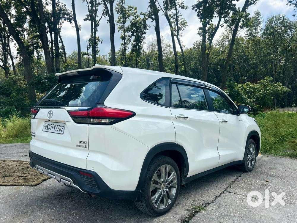 Toyota Innova Hycross 2.0 Zx Hybrid 7 Str, 2024, Petrol
