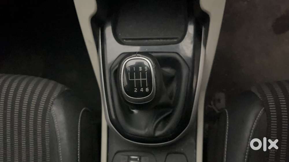 Kia Carens 1.5 Prestige Plus 7 Str Imt, 2023, Petrol