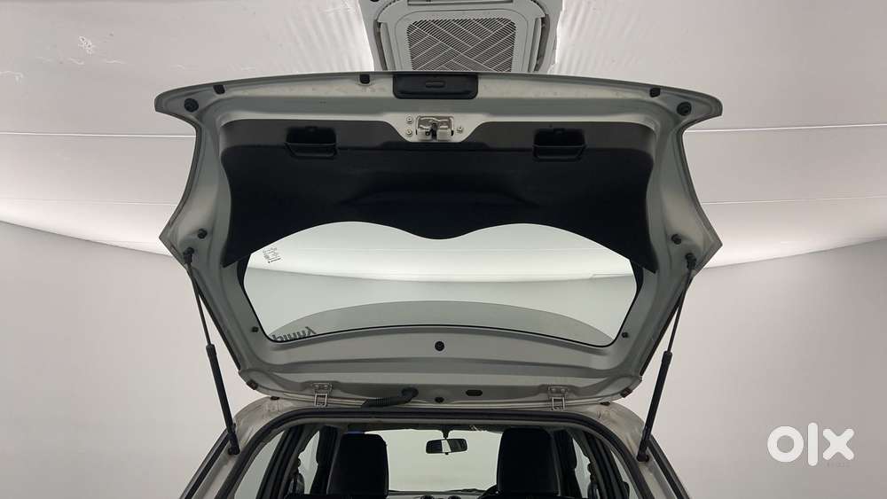Maruti Suzuki Swift Vvt Vxi, 2021, Petrol