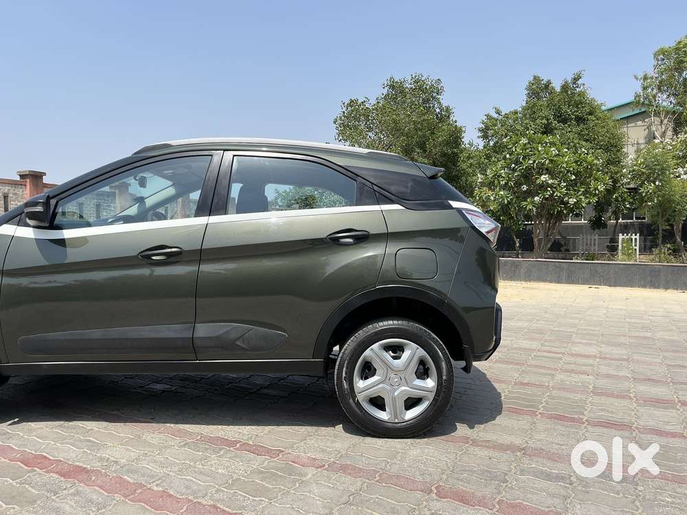 Tata Nexon 1.5 Revotorq Xma Amt (s), 2023, Petrol