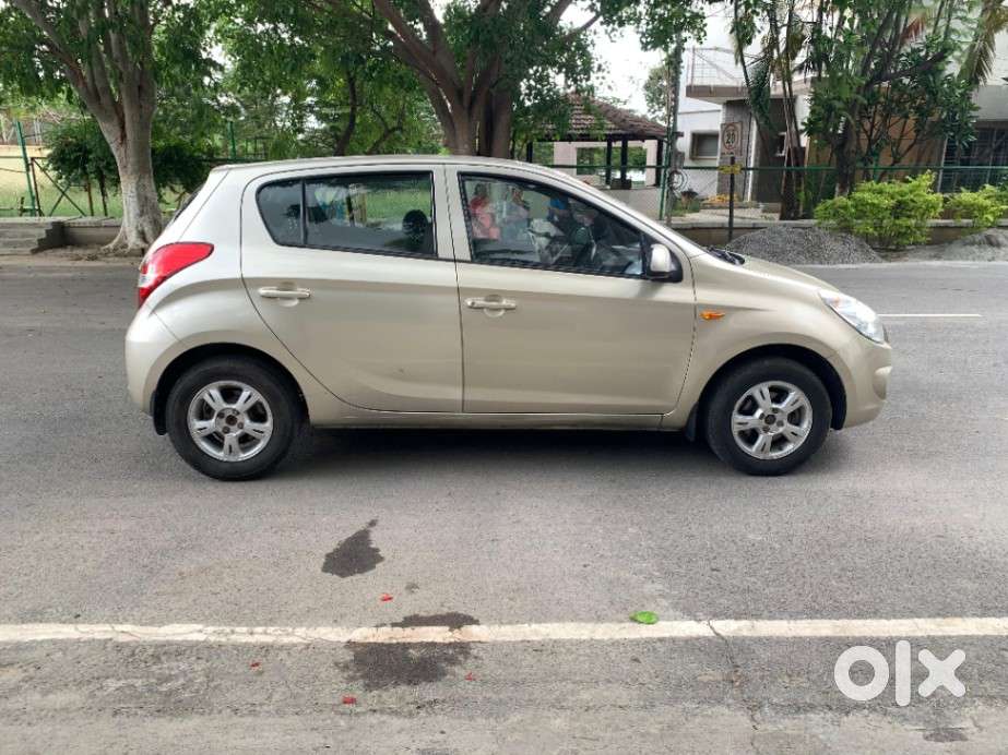 Hyundai I20 1.4 Asta (at), 2010, Petrol