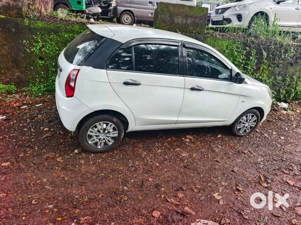 Tata Bolt Revotron Xm, 2015, Petrol