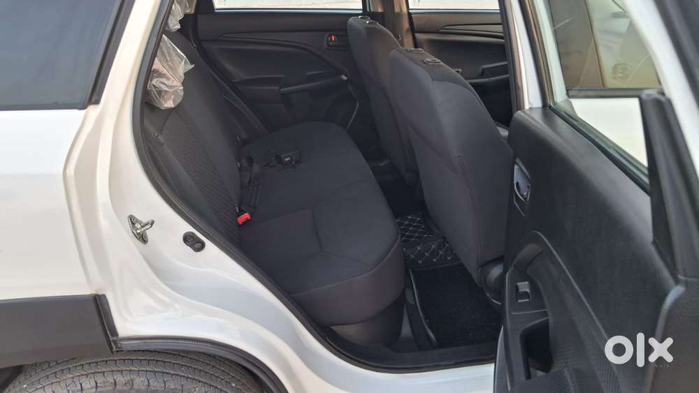 Maruti Suzuki Brezza 1.5 Lxi Smart Hybrid, 2023, Petrol