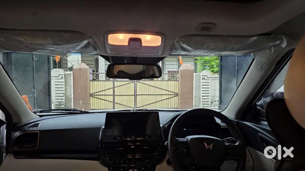 Mahindra Xuv400 Ev 2025 Electric Well Maintained