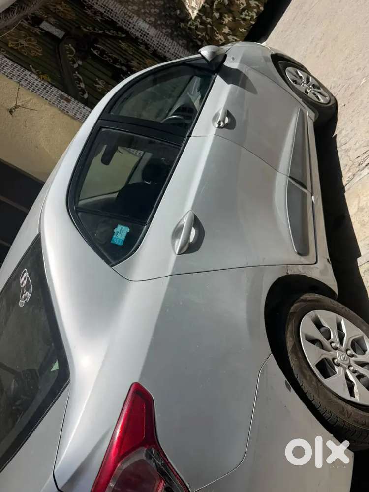 Hyundai Xcent 2016