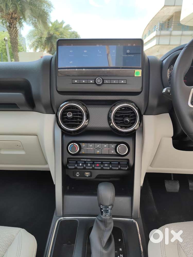 Mahindra Thar Roxx Mx5 Petrol At 2wd, 2026, Petrol